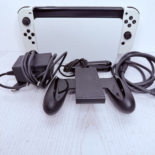 Nintendo switch oled - nintendo,