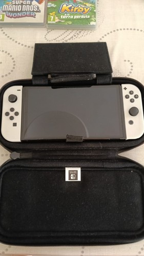 Nintendo switch modello oled - nintendo,