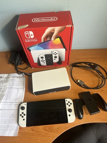 Nintendo switch modello oled - nintendo,