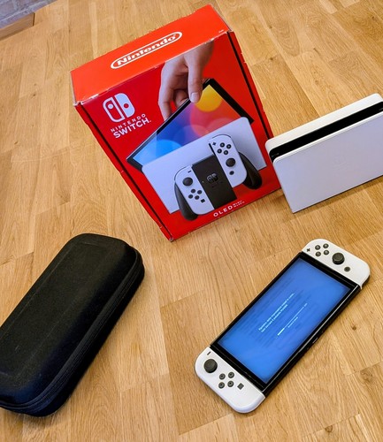 Nintendo switch oled console - nintendo,